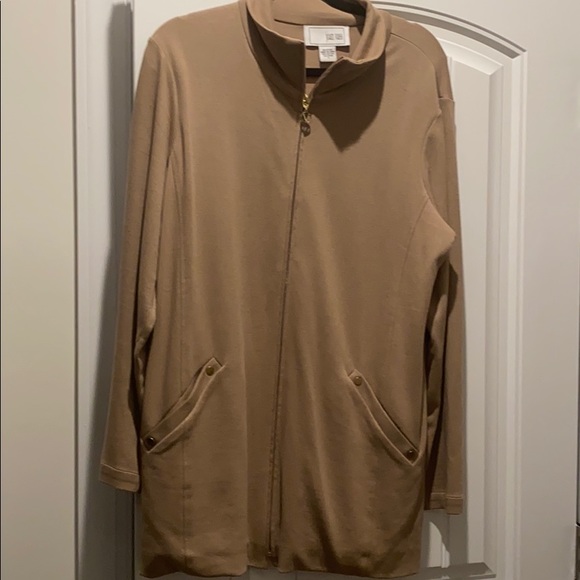 Two piece tan jacket and pant set - Picture 9 of 10